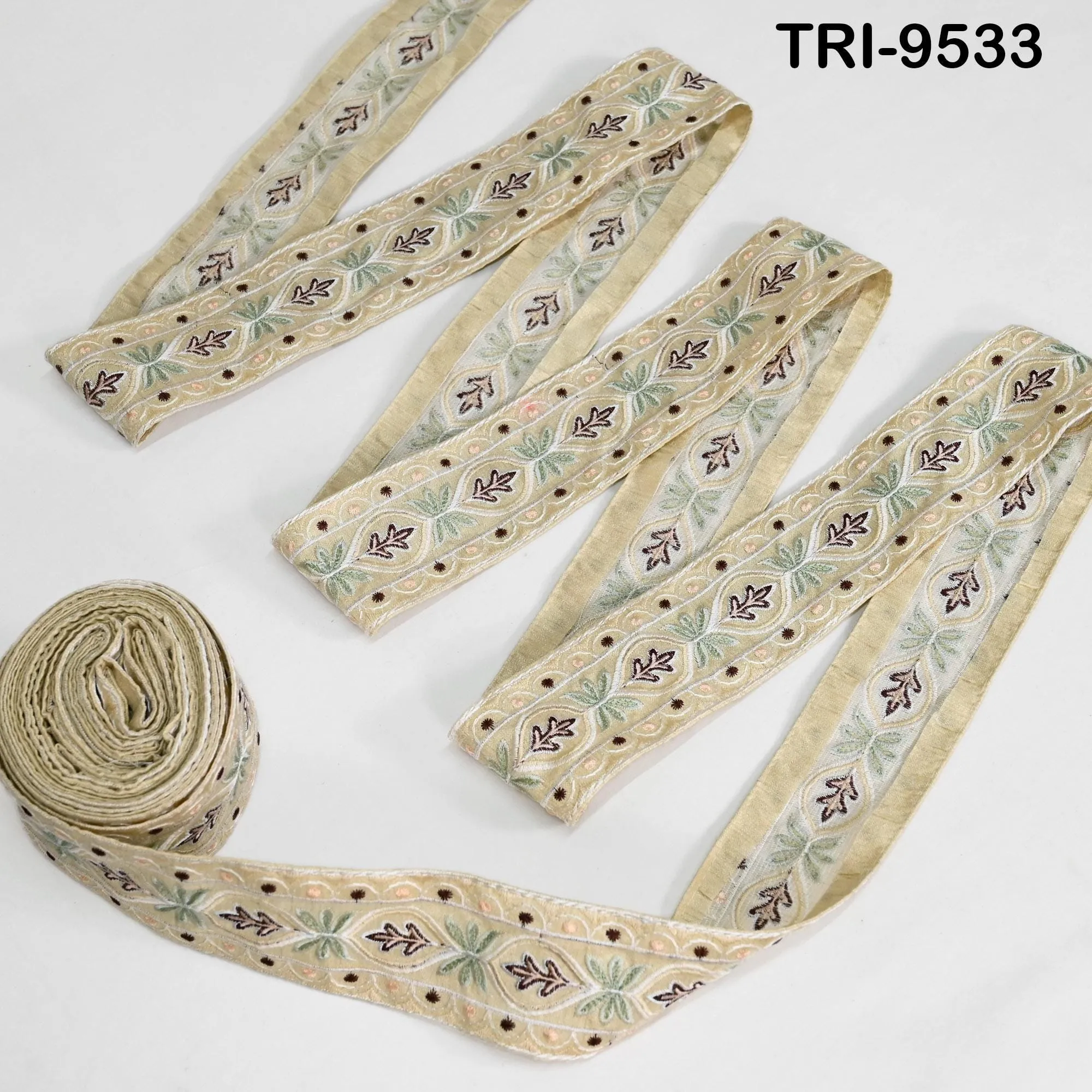 3 Yard Ivory Embroidery Ribbons Indian Sari Border Embroidered Crafting Sewing Tablecloth Lampshade making Home Decor Costumes Trimming 6cm