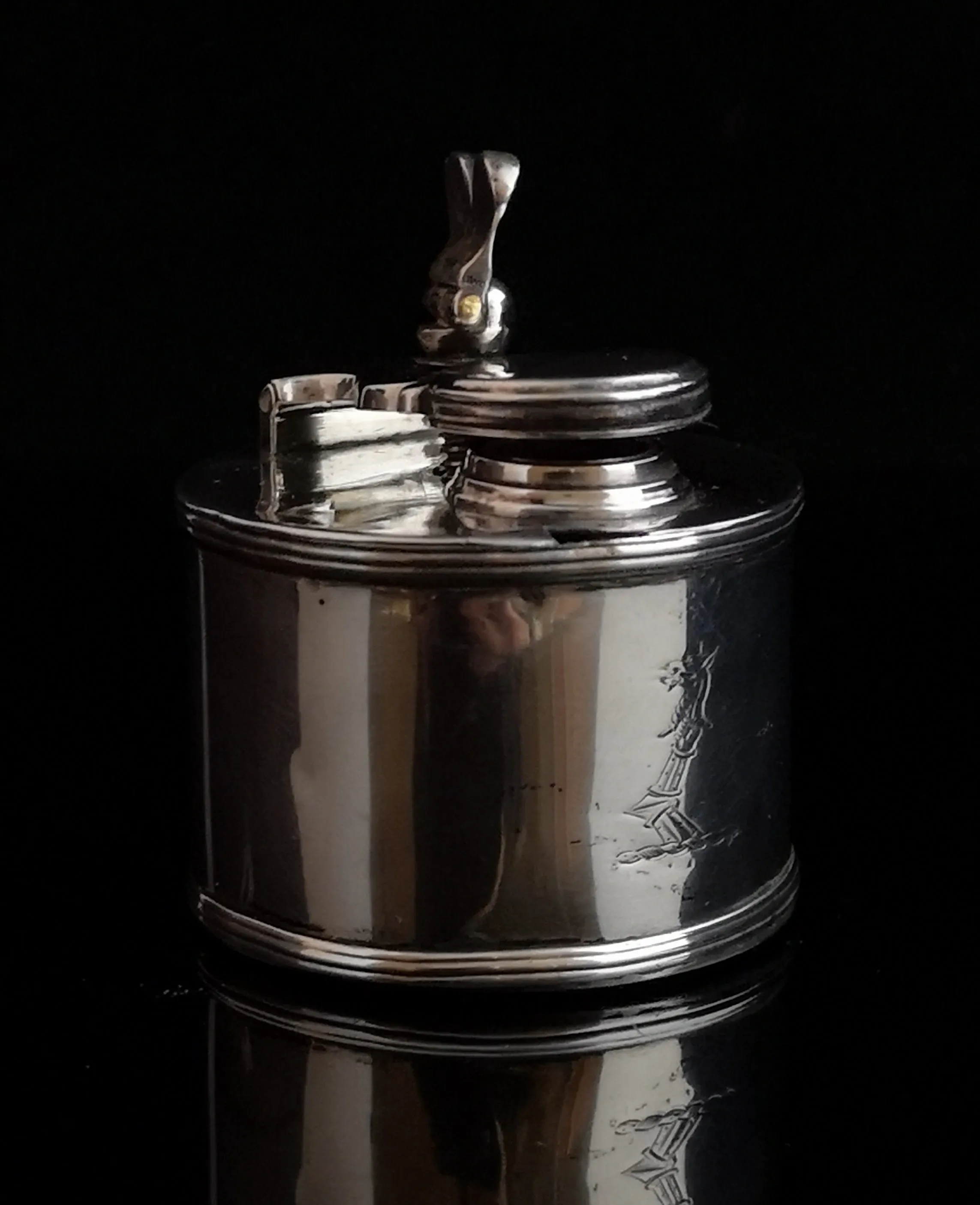 Antique Georgian silver travel inkwell, heraldic