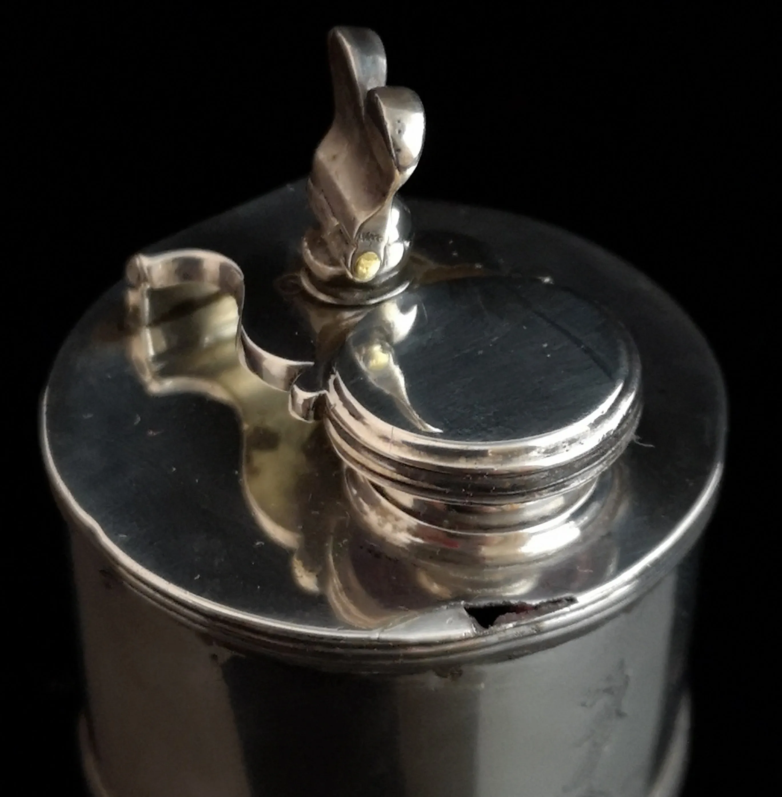 Antique Georgian silver travel inkwell, heraldic