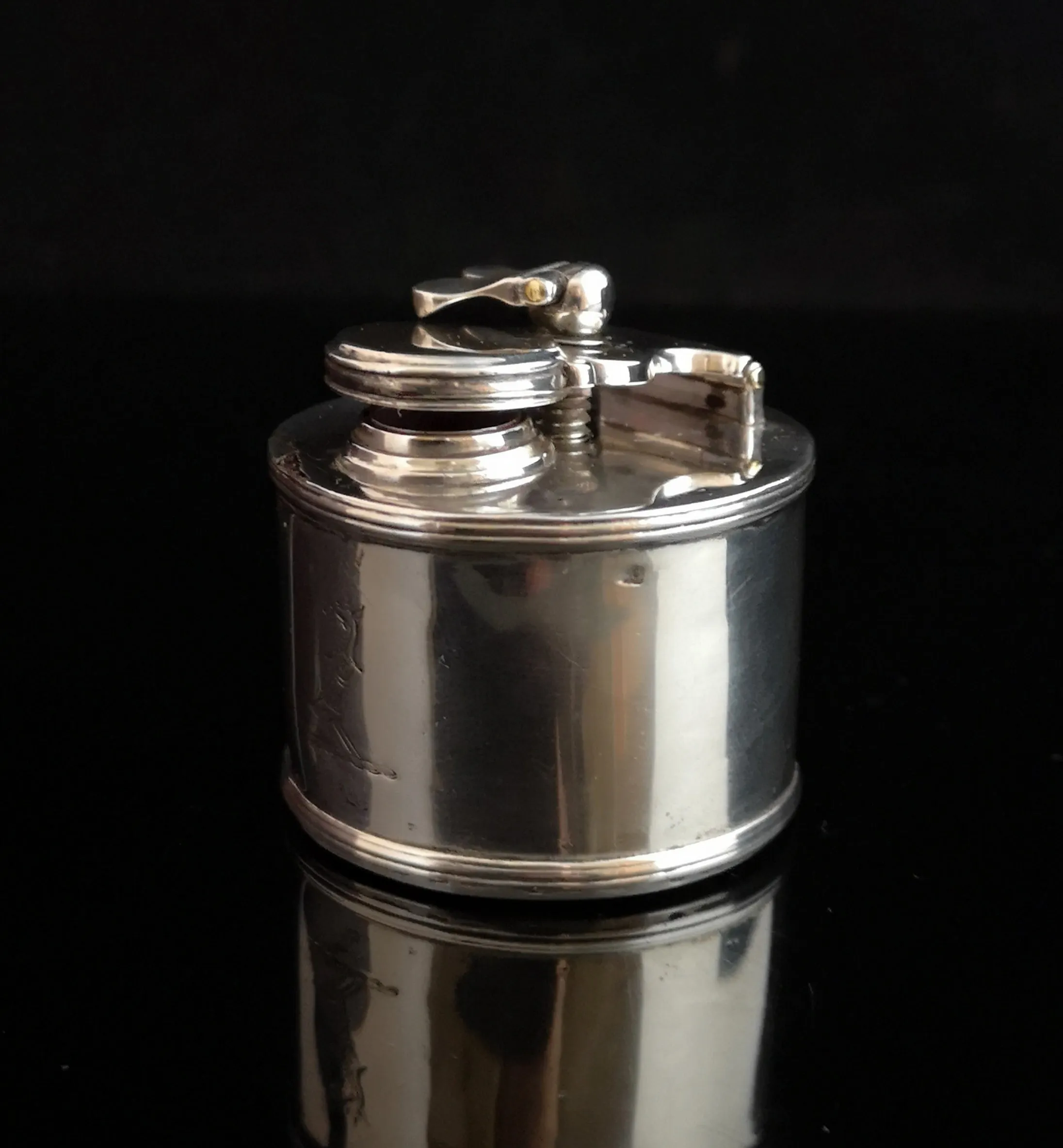 Antique Georgian silver travel inkwell, heraldic