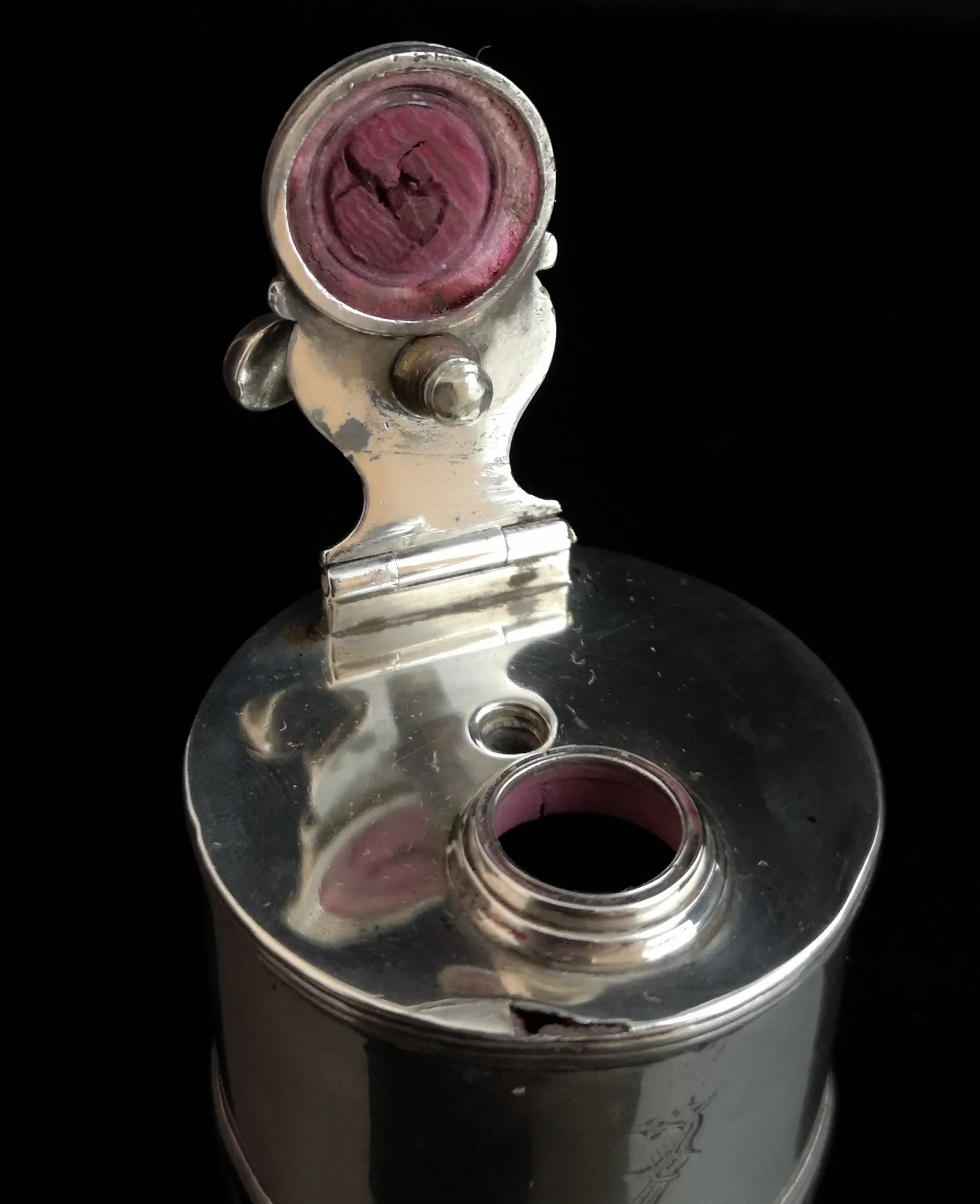 Antique Georgian silver travel inkwell, heraldic