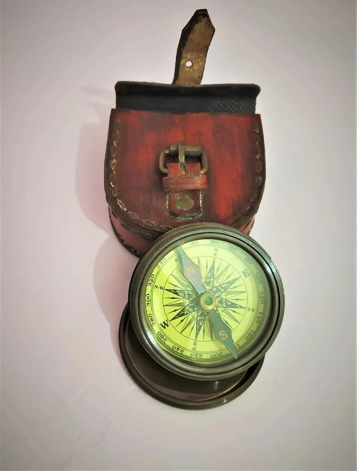 Decor&More Antique Compass Elegant one-face Desk Clock for Tracking Hiking Timeless Home décor Ideal Gift