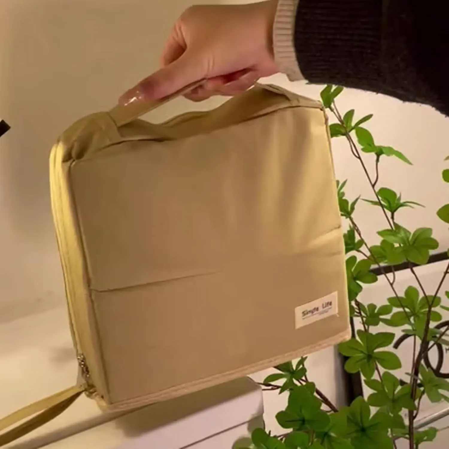 Doresty Makeup Bag, Standing Makeup Bag Portable, Large Capacity, Wideous Stand Up Make Up Bag for Travel, Multi-Purpose Oxford Cloth Make Up Bag (Beige-leather)