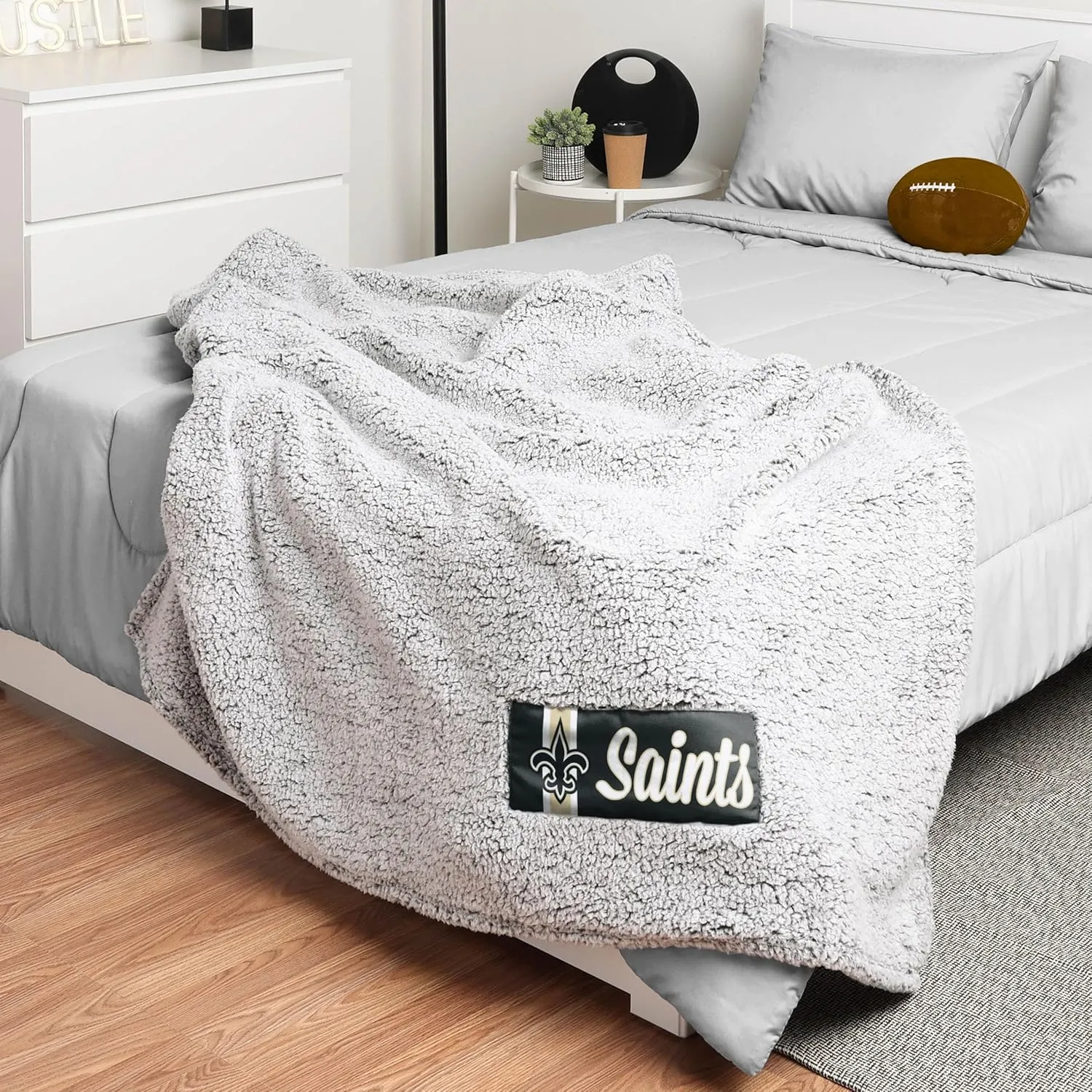 FOCO NFL Team Color Big Logo Cloud Sherpa Blanket 60" x 70"