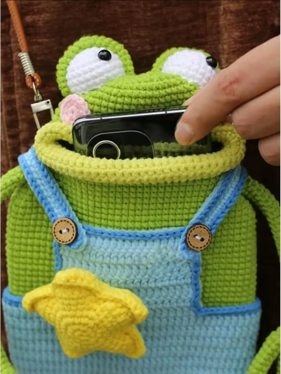 Frog Cell Phone Bag, Cute Crochet Frog Backpack, Adjustable Backpack Suitable for Mobile Phone, Cosmetics, Headphones (purple,Finished Product)