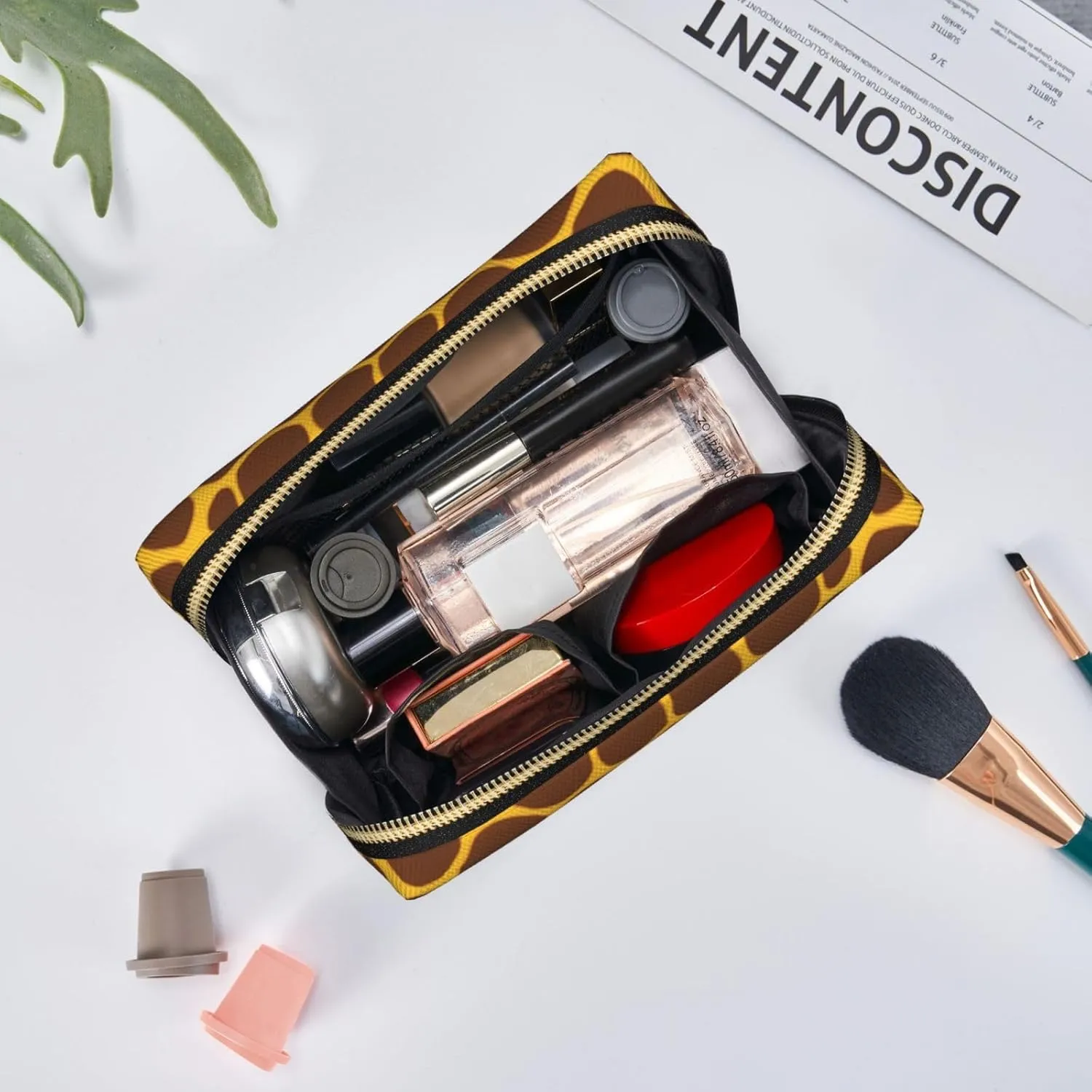 Giraffe Print Toiletry Pouch, Travel-Friendly Makeup Organizer For Makeup Brushes, Lipsticks