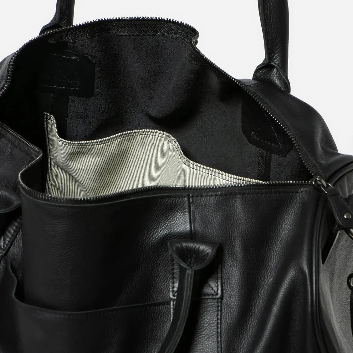 Globe Weekender - Black