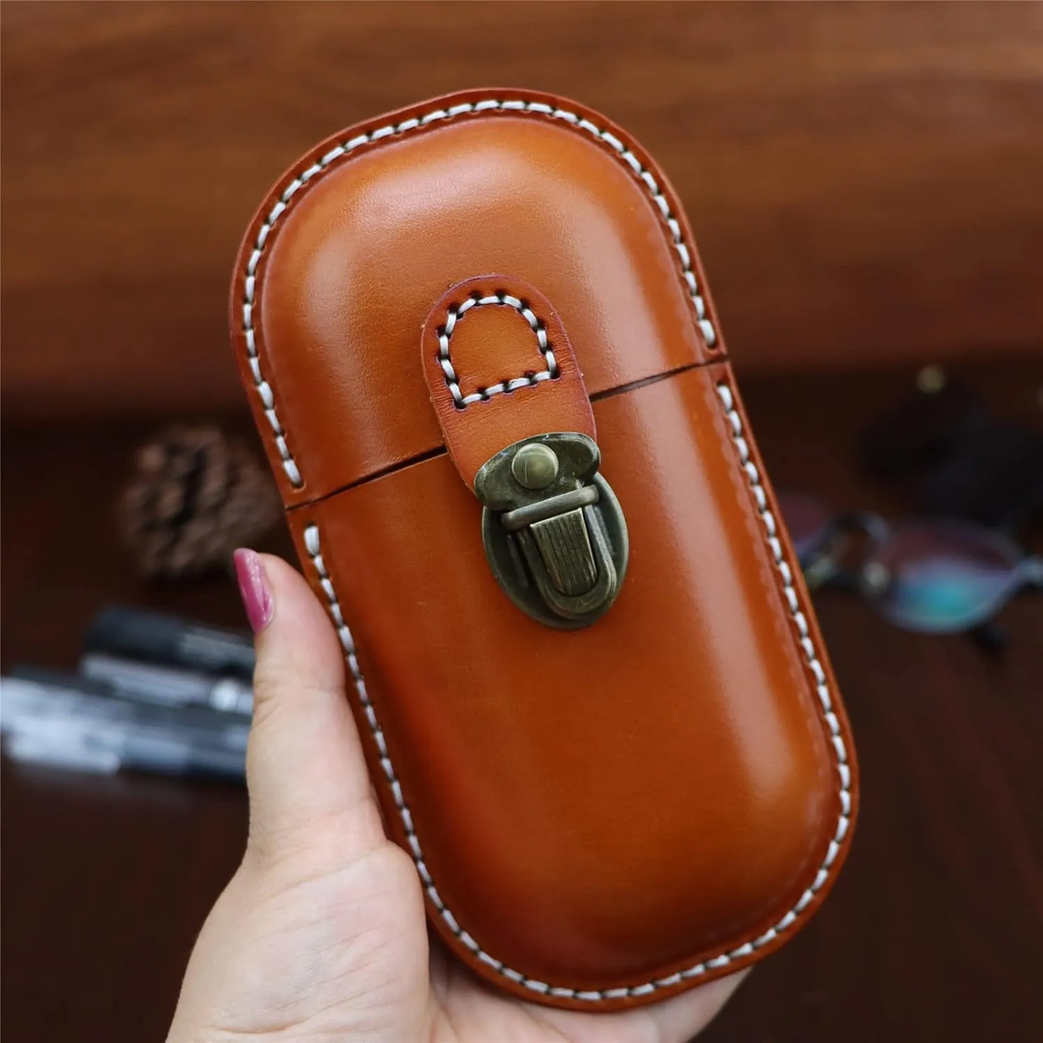 Leather Eyeglass Case Hard Shell Retro Men And Women Sunglasses Nearsighted Glasses Locking clasp Protection Box