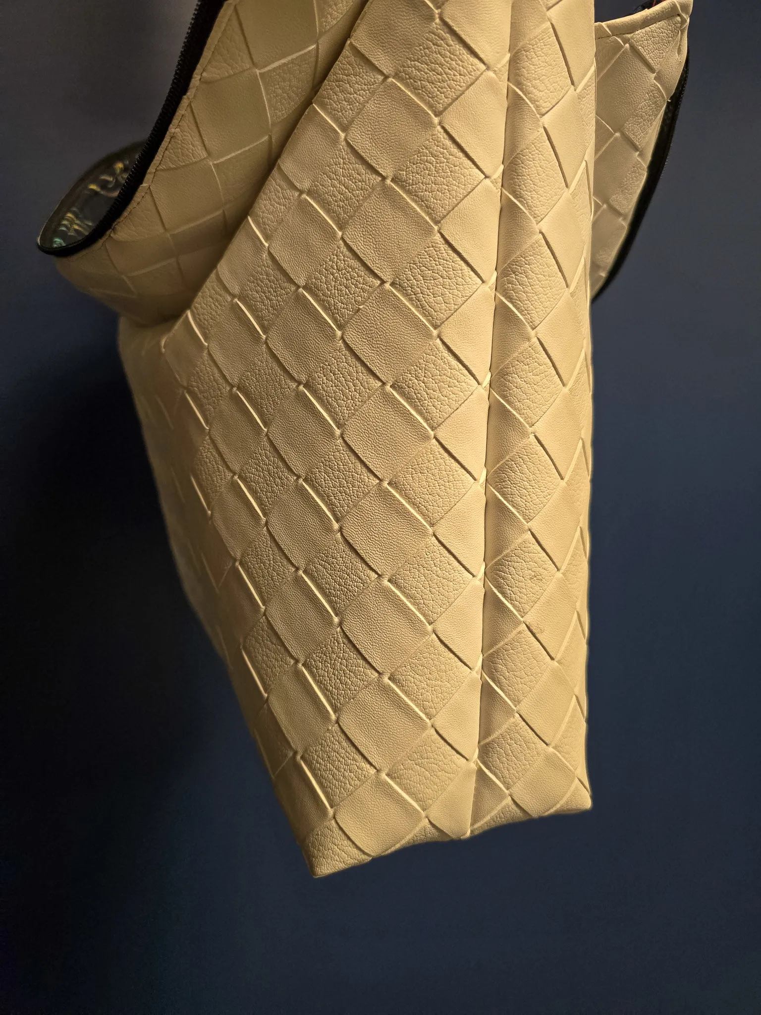 Libretto Handbag & Tote