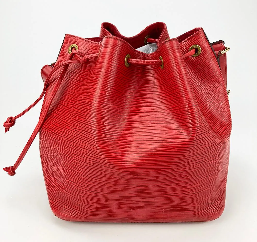 LOUIS VUITTON Castillian Red Epi Noe Drawstring Bucket Bag