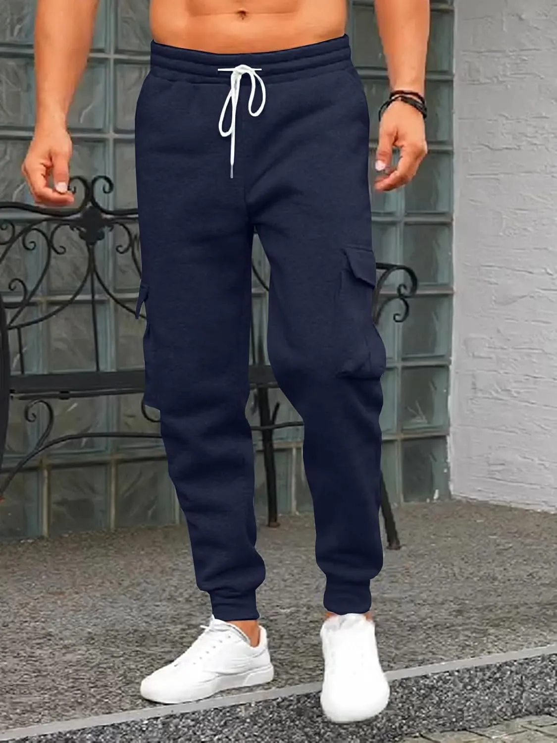 Mens Fleece Cargo Sweatpants Heavyweight Elastic Waist Pants with Pockets Baggy Drawstring Jogger Pants