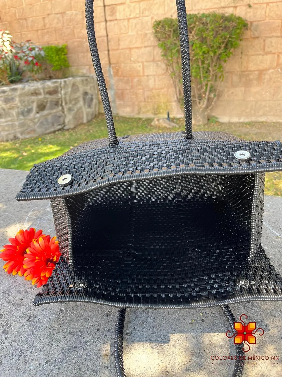 Mexican Handwoven Artisan Bag for Women Made from Recycled Plastic in a Solid Color (Small, BLACK)
