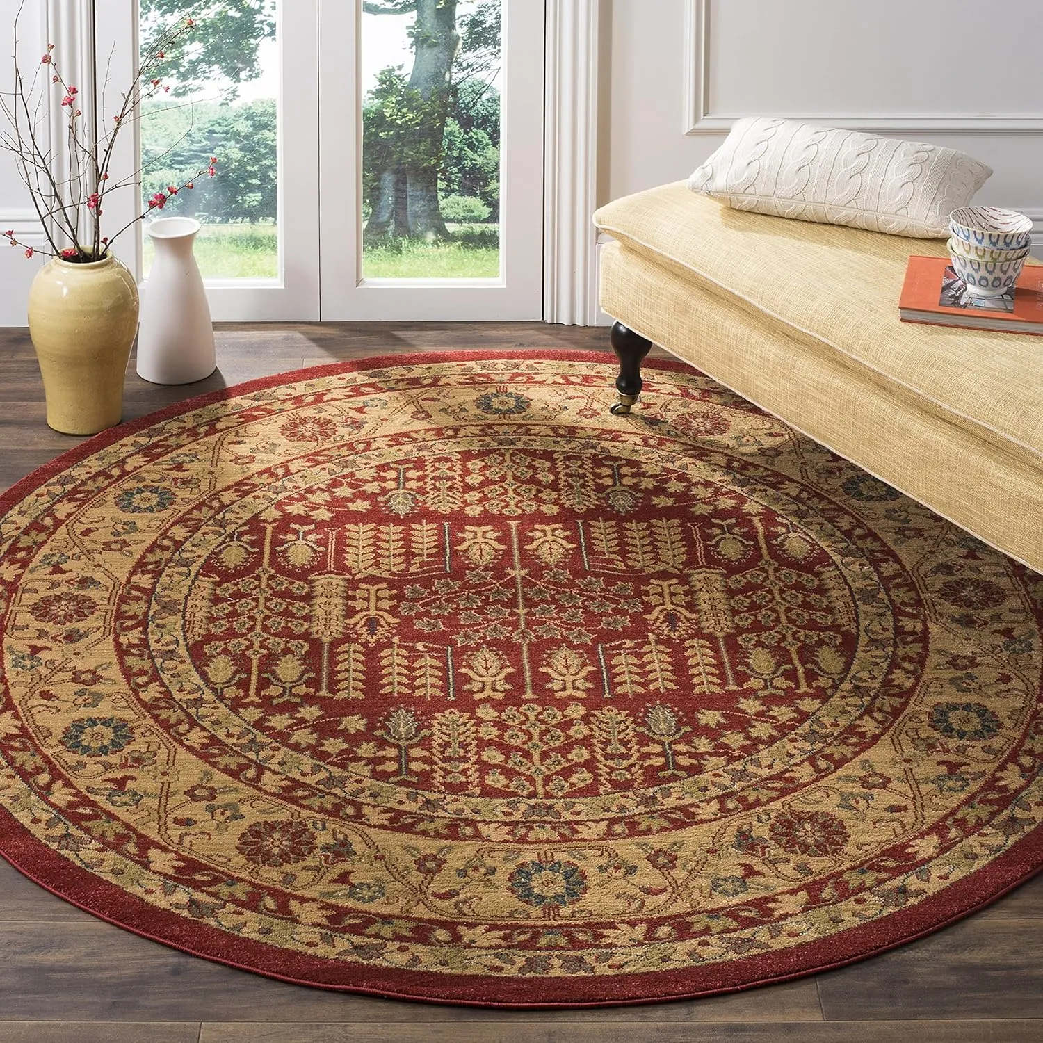SAFAVIEH Mahal Collection Area Rug - 3' Round, Red & Natural, Non-Shedding & Easy Care, Ideal for High Traffic Areas in The Living Room, Dining, Bedroom (MAH697A)