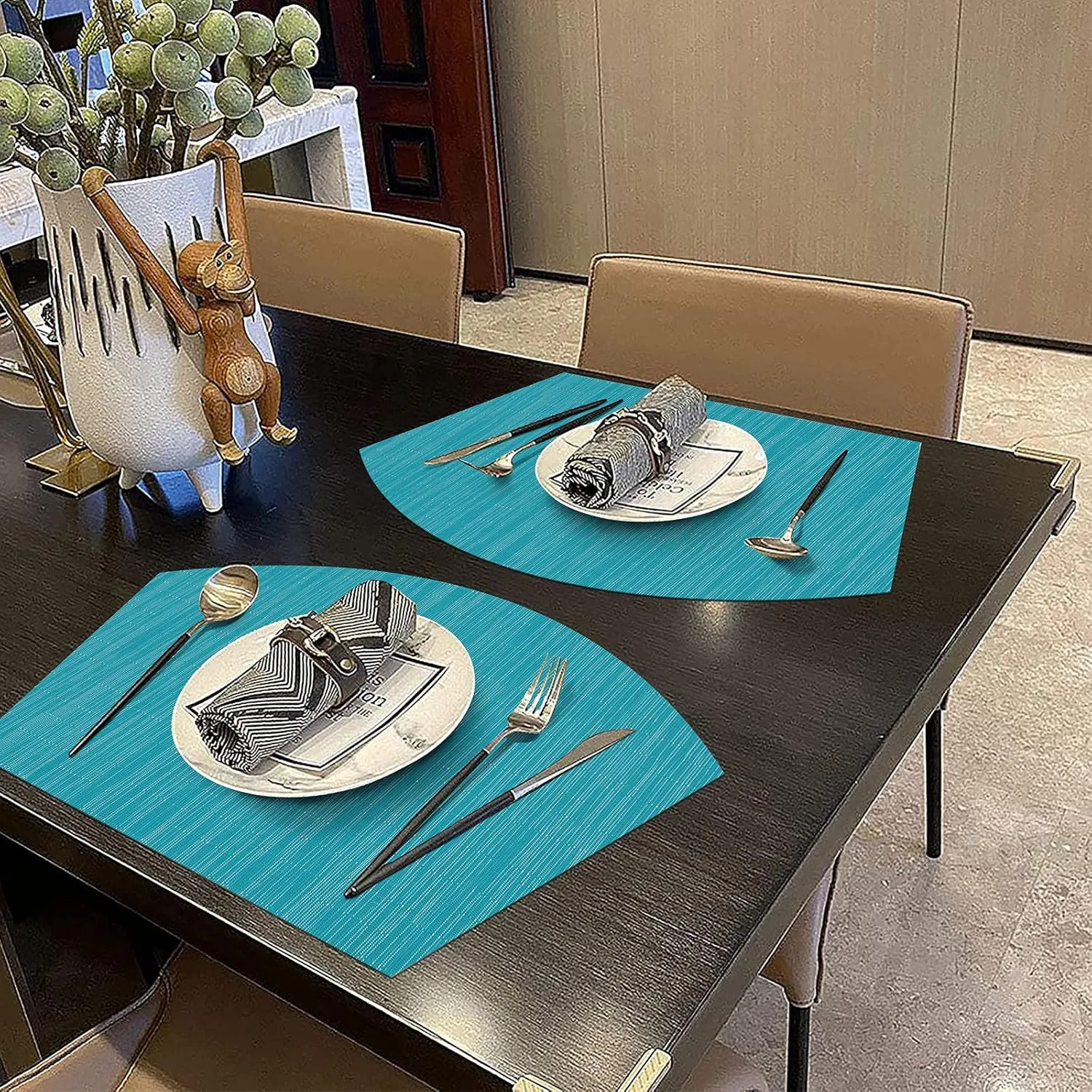 SHACOS Large Size Wedge Placemats with Centerpiece Round Mat Set of 5 Round Table Place Mats Washable Dining Table Placemats Reversible Durable, Blue