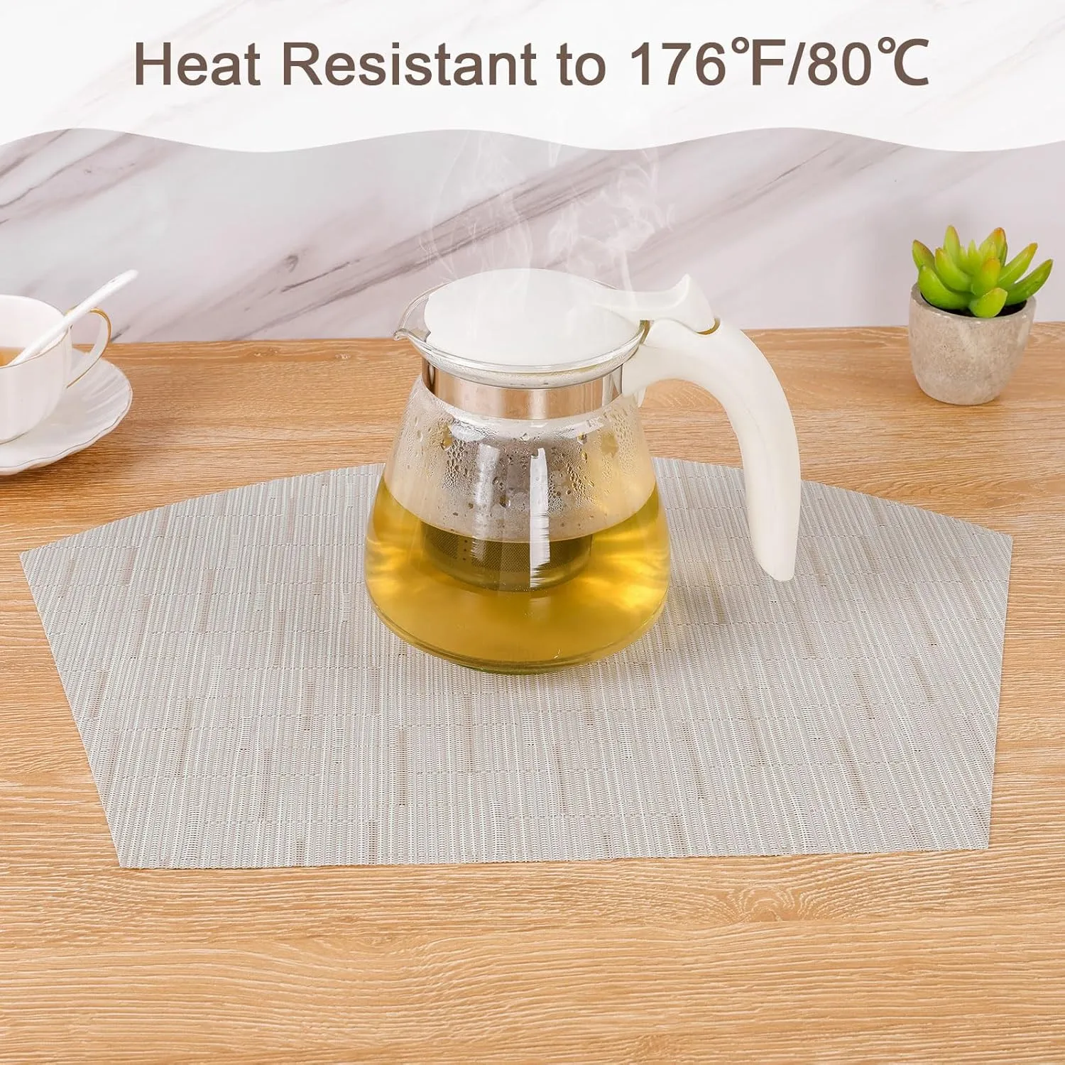 SHACOS Wedge Placemats Set of 8 Woven Vinyl Plastic Placemats for Round Table Place Mats Wipe Clean Non Slip Table Mats, Beige