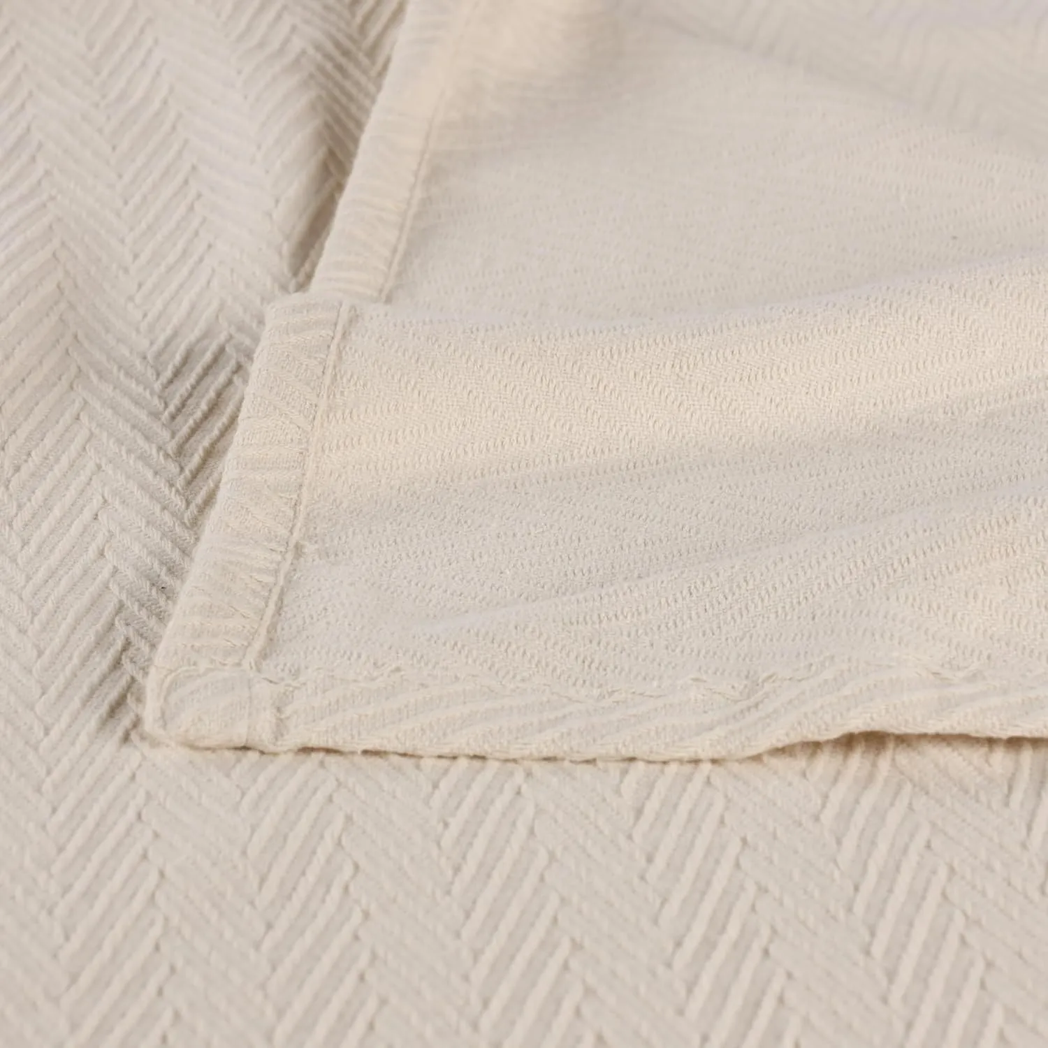 Superior Metro All-Season Cotton Blanket, Woven Blanket for Couch, Bed, Bedding, Farmhouse, Home Essentials, Cute and Cozy Bohemian Blankets, Herringbone Weave, Full/Queen, Ivory