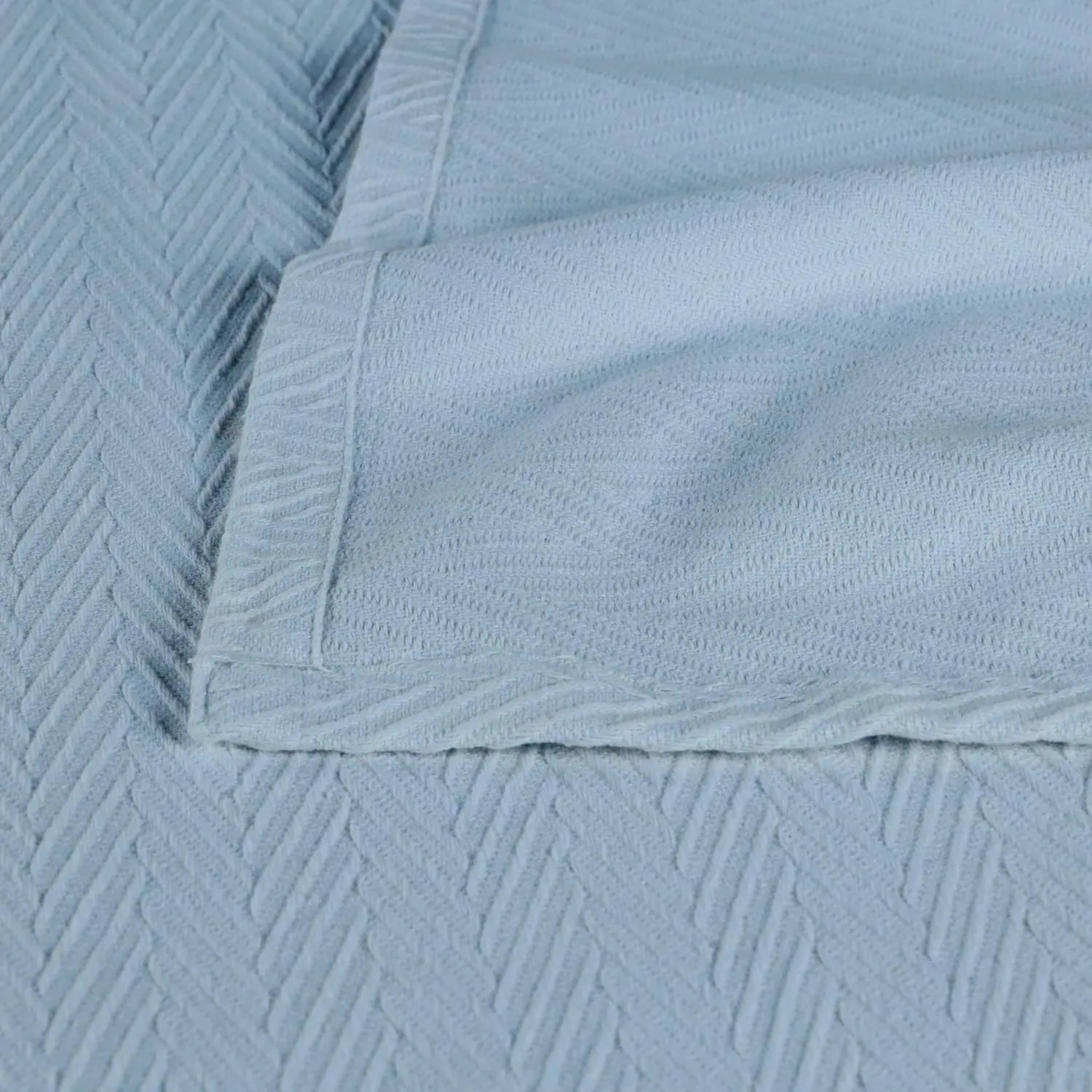 Superior Metro All-Season Cotton Blanket, Woven Blanket for Couch, Bed, Bedding, Farmhouse, Home Essentials, Cute and Cozy Bohemian Blankets, Herringbone Weave, King, Light Blue