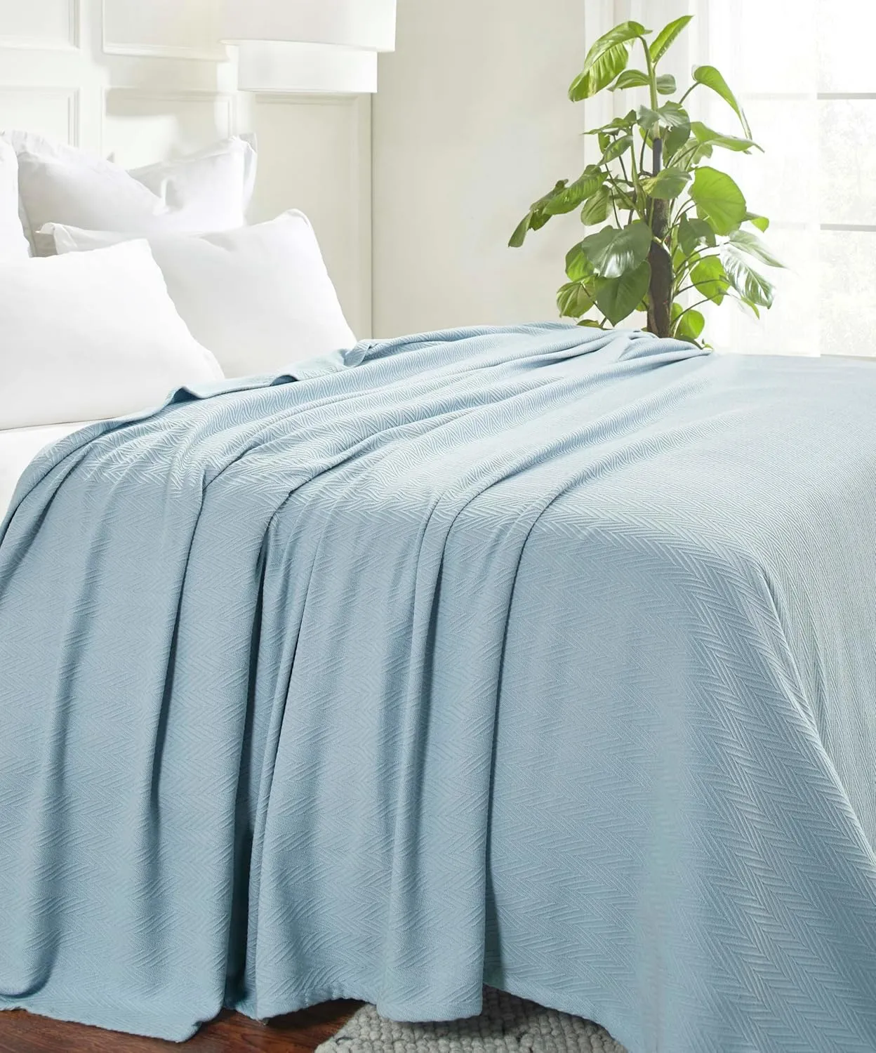 Superior Metro All-Season Cotton Blanket, Woven Blanket for Couch, Bed, Bedding, Farmhouse, Home Essentials, Cute and Cozy Bohemian Blankets, Herringbone Weave, King, Light Blue
