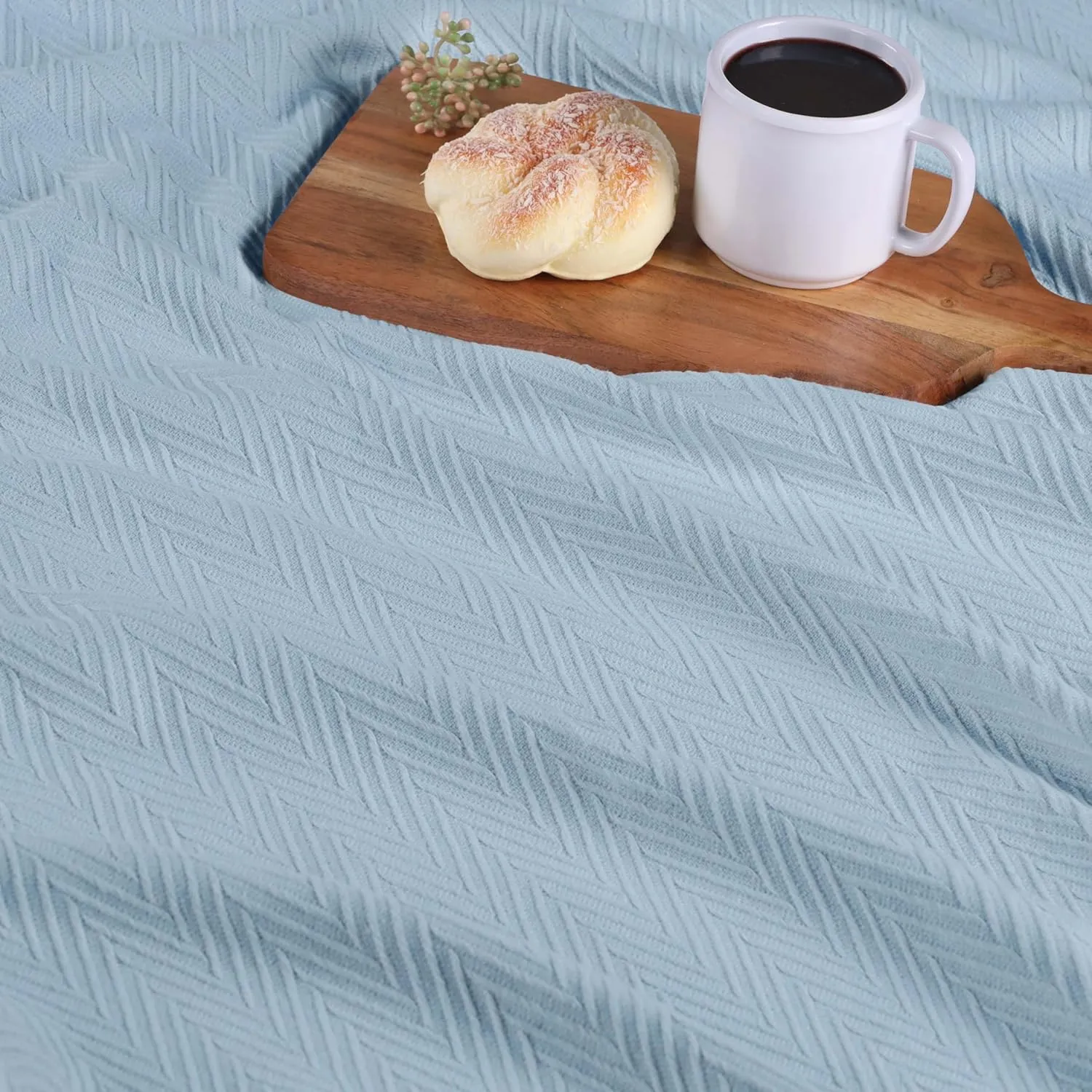 Superior Metro All-Season Cotton Blanket, Woven Blanket for Couch, Bed, Bedding, Farmhouse, Home Essentials, Cute and Cozy Bohemian Blankets, Herringbone Weave, King, Light Blue