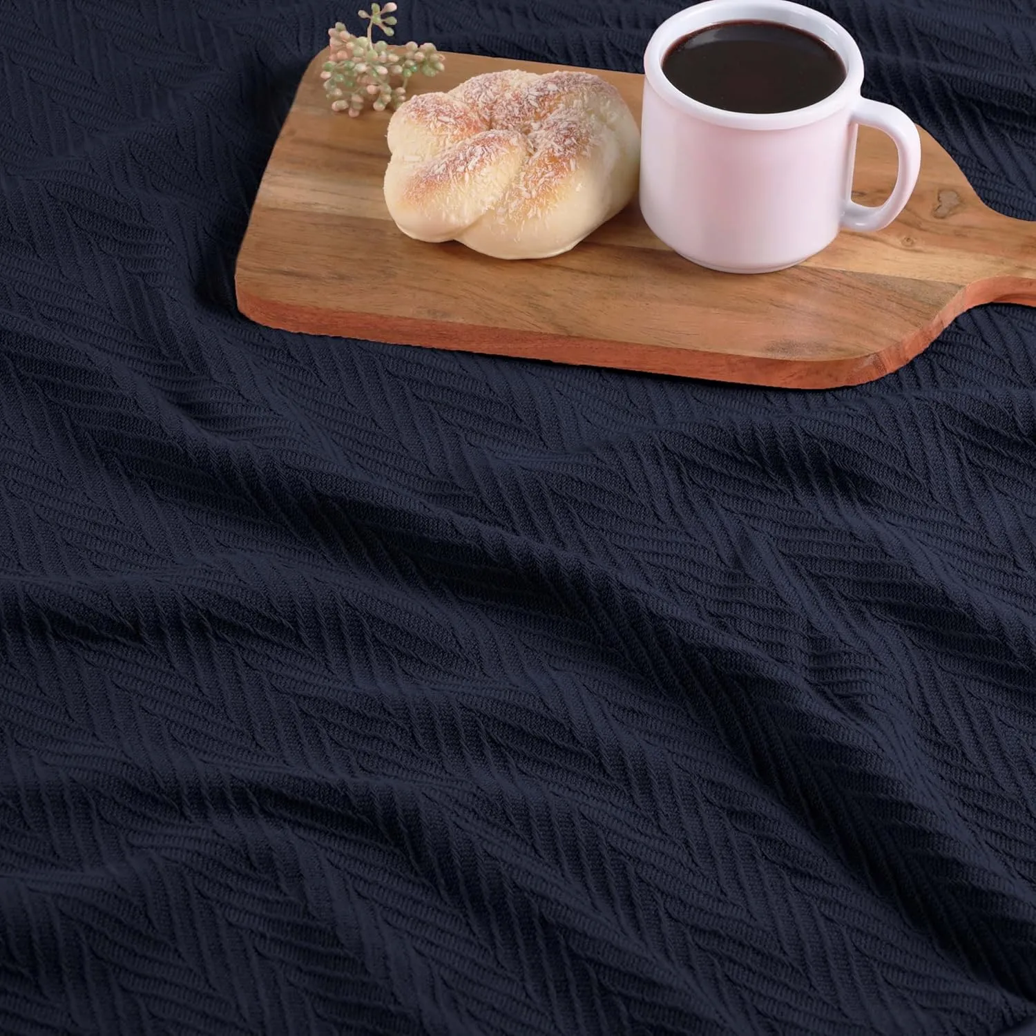 Superior Metro All-Season Cotton Blanket, Woven Blanket for Couch, Bed, Bedding, Farmhouse, Home Essentials, Cute and Cozy Bohemian Blankets, Herringbone Weave, King, Navy Blue
