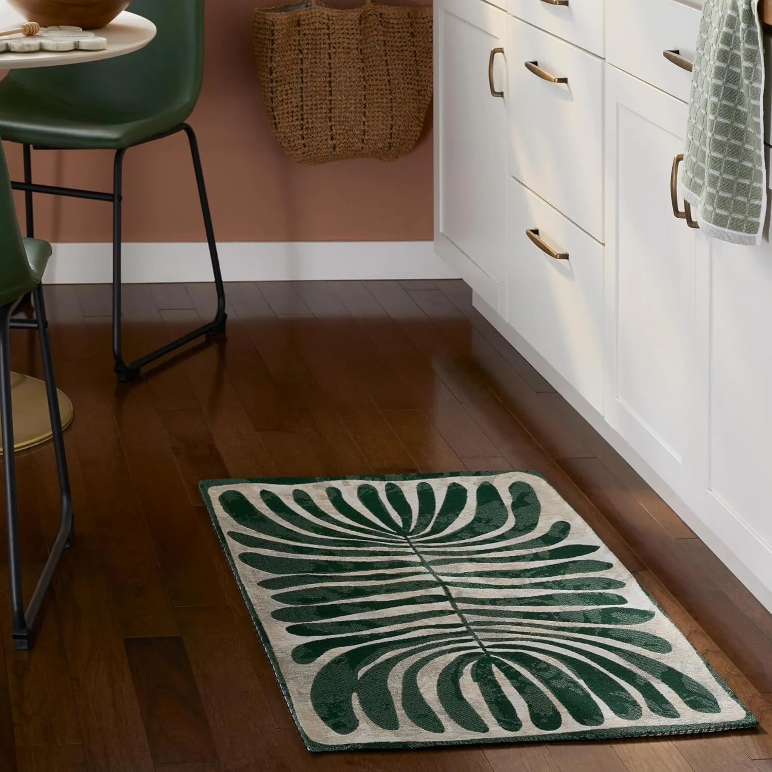 TOWN & COUNTRY LUXE Livie Matisse Cutout Everwash Washable Multi-Use Decorative Rug, Kitchen, Low-Profile Door Mat, Bedroom and Dorm Room With Non-Slip Backing, Green, 24"x40"