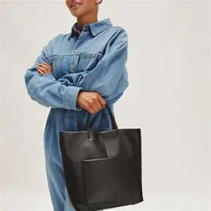 Tripp Hobo in Pebbled leather- black