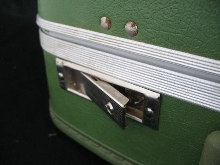 VINTAGE Green Gold HARD CASE TRAVEL LUGGAGE CARRY ON Train BAGGAGE BAG Handbag