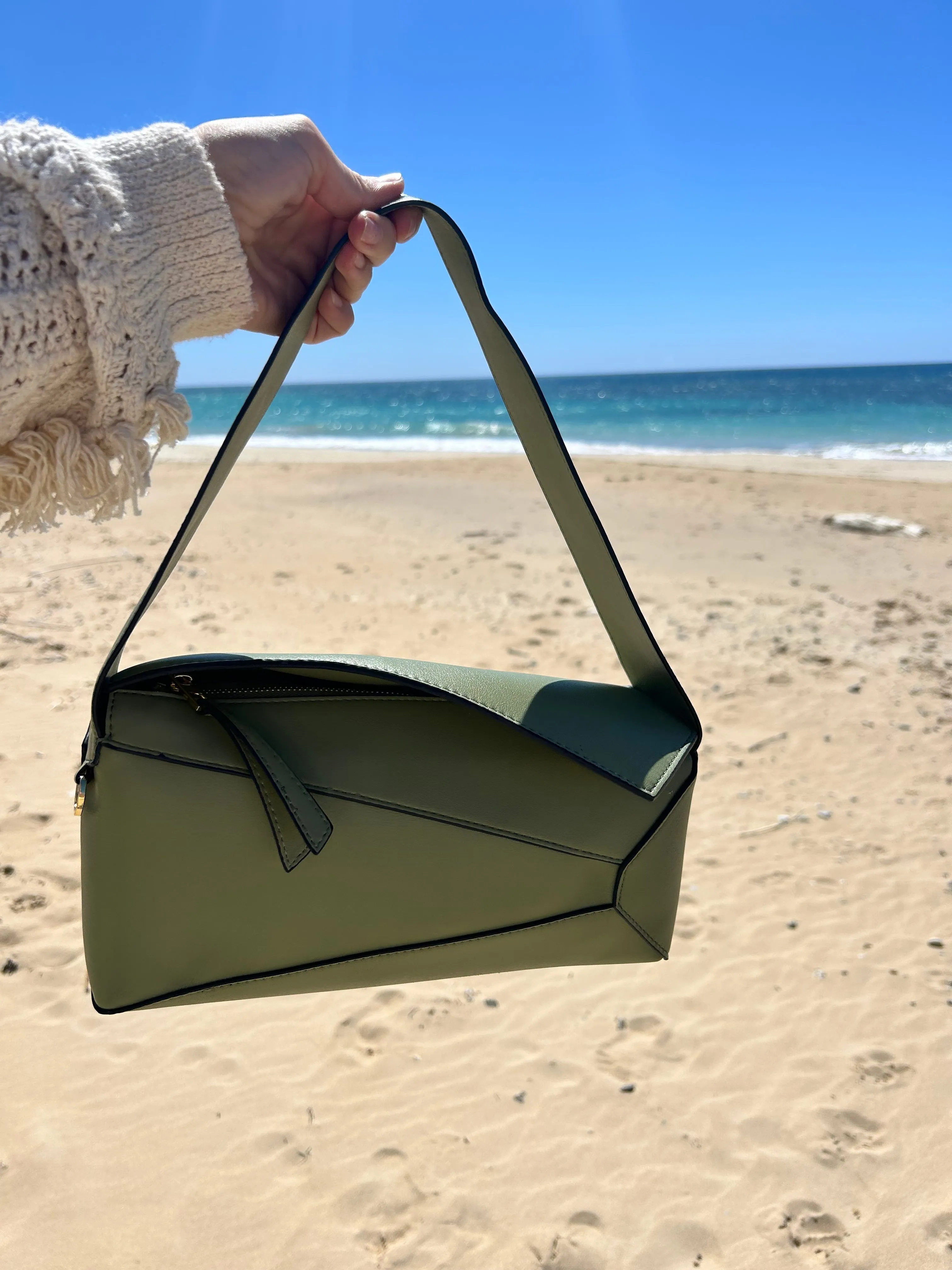Viral Hobo Shoulder Bag