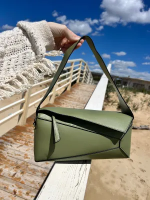 Viral Hobo Shoulder Bag