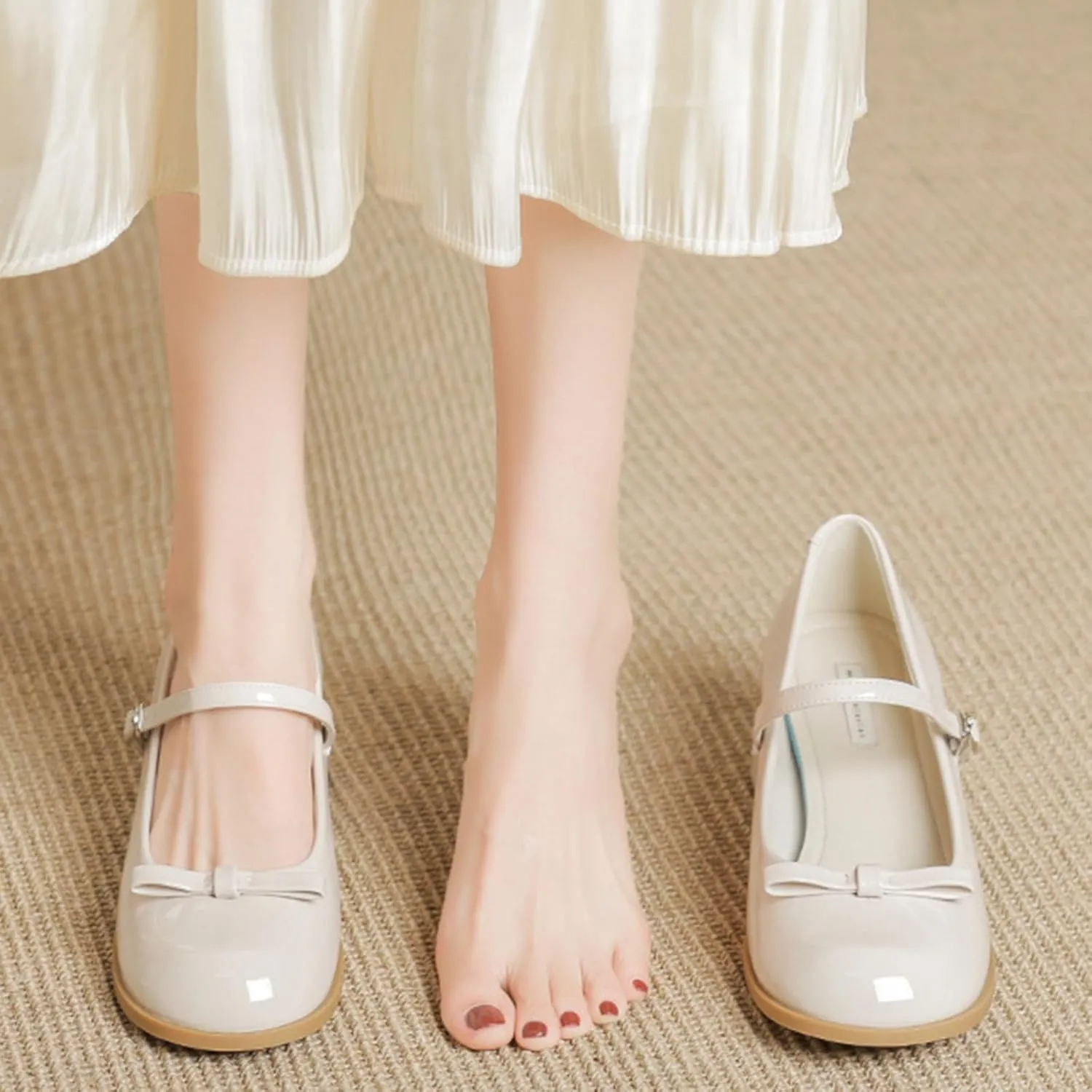 Women's Patent Leather Low Chunky Block Heel Mary Jane Pumps Fashion Classic Bowknots Round Toe Buckle Strap Work Pumps Casual Business Office Wedding Dress Shoes
