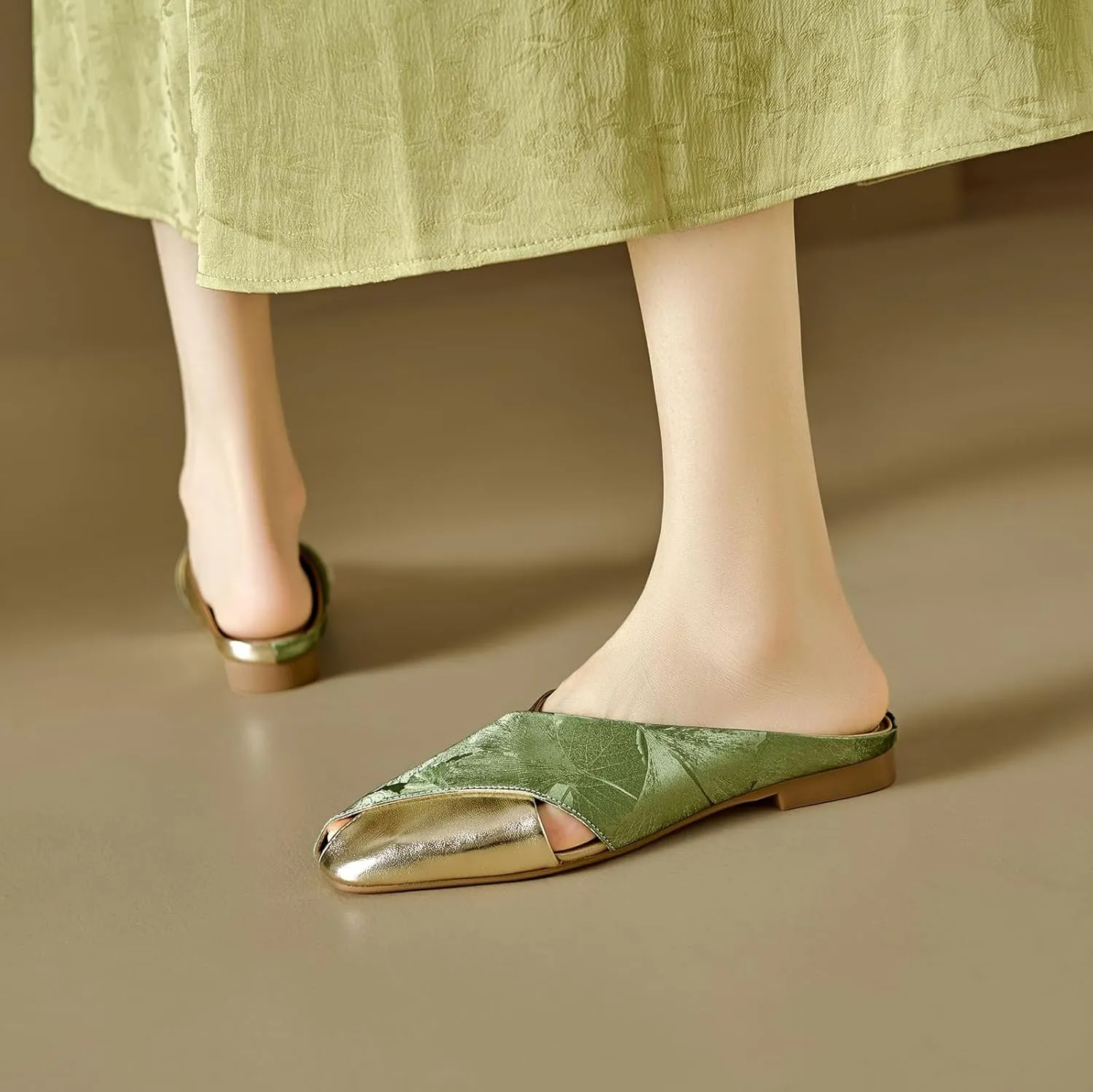 Women's Satin Bright Leather Patchwork Hollow Mules Retro Elegant Square Toe Slip On Slippers Summer Comfortable Breathable Casual Sandals
