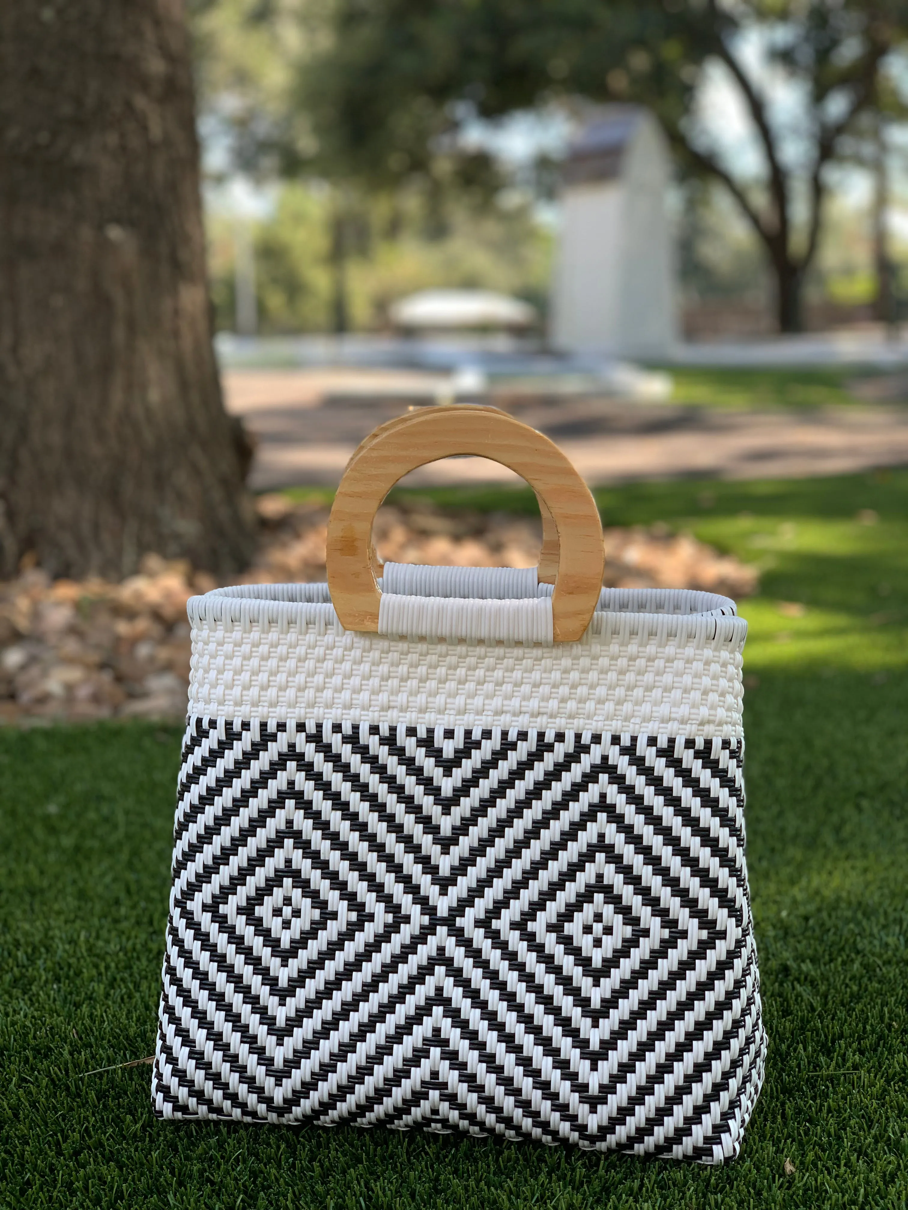 Wooden Handle Tote - B   W Isabel
