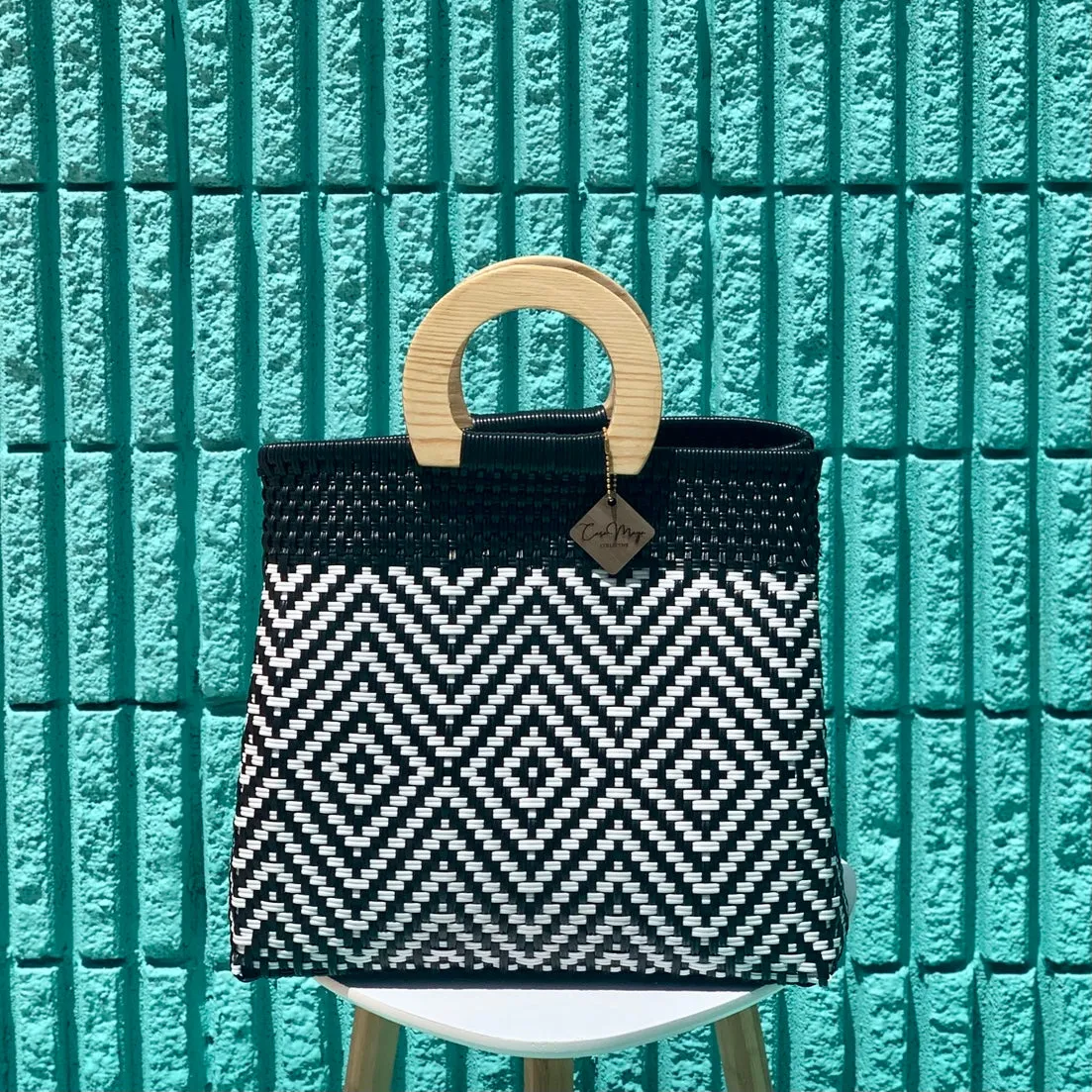 Wooden Handle Tote - B   W
