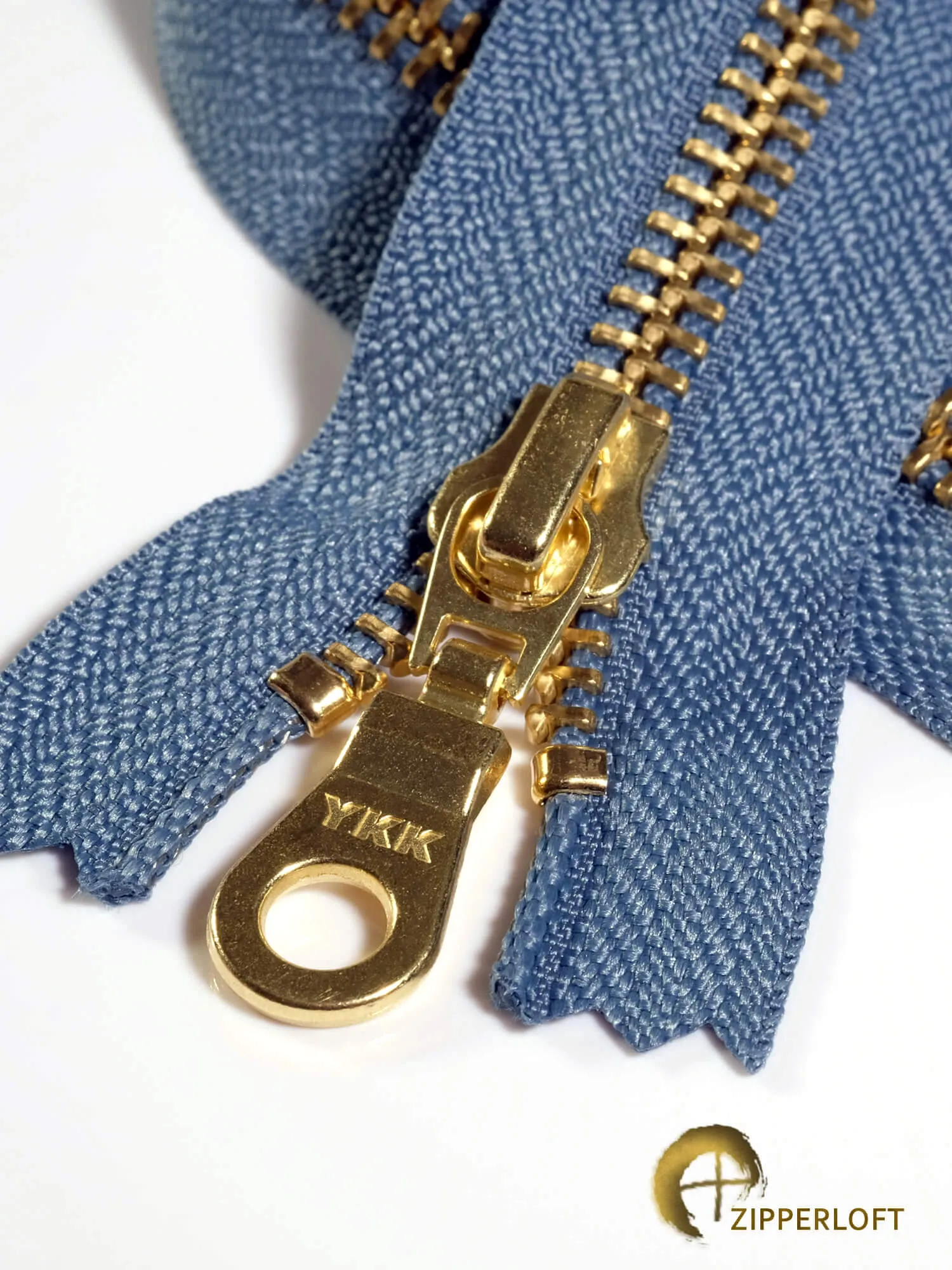 YKK #5 Golden Brass (5-16" / 12.7-40.7cm) - 575 Colonial Blue